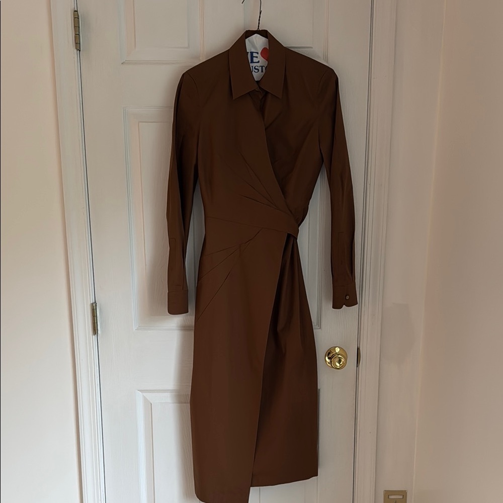 SOLD Spring 2025 MaxMara Wrap Dress - Picture 3 of 7